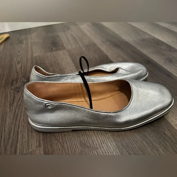 Coach Silver Ballet Flats Maryjane’s size 6 delicate romantic trendy wedding - Picture 10 of 15